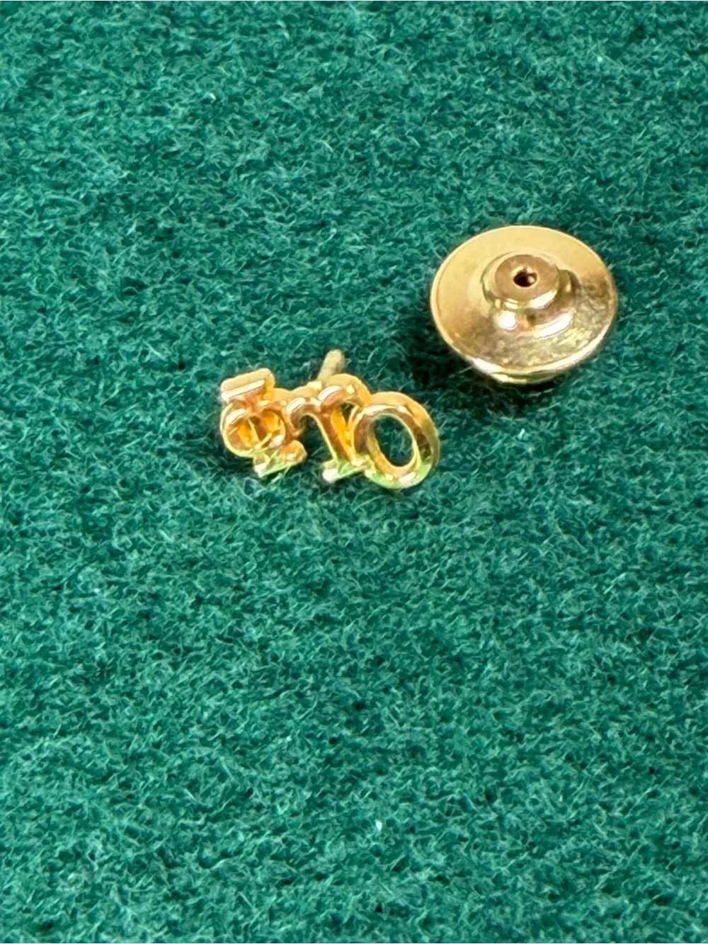 Phi Tau Gold Tone Greek Letter Fraternity Lapel Pin Tie Tack Clutch Back Vintage